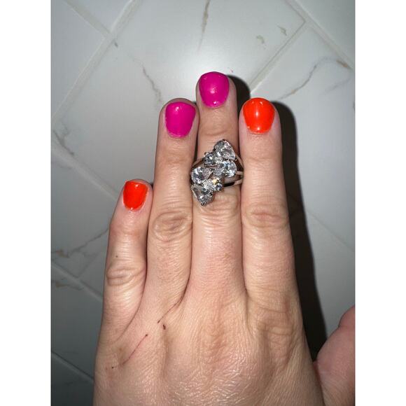 Ring / Crystal / Diamonds Ring / Silver / Pear-shaped cluster / Vintage /EUC - Picture 3 of 3